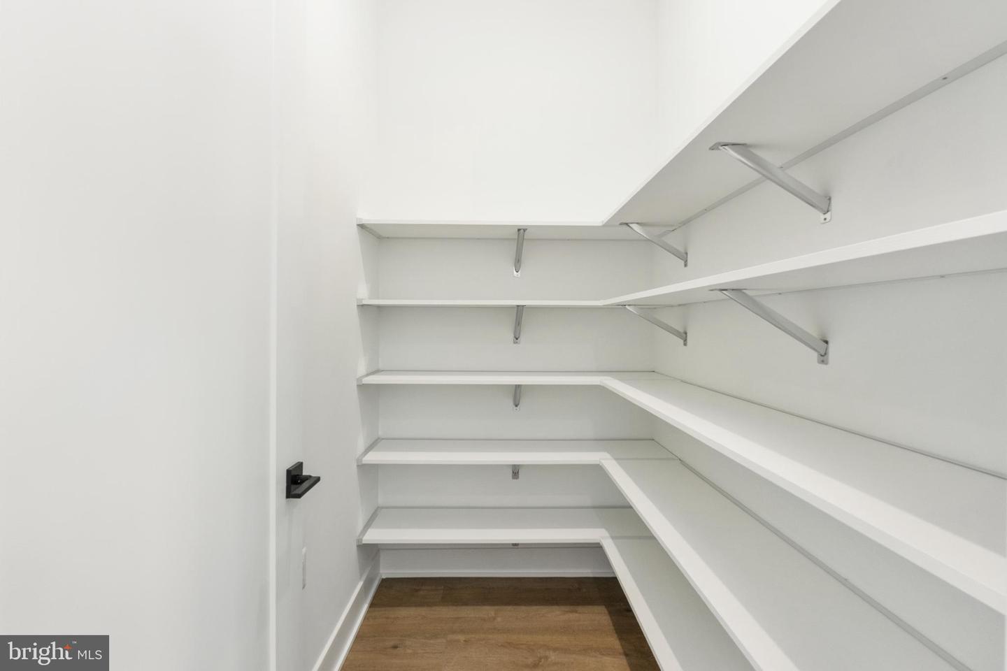 8605 Erdem Pl Property Photo 9