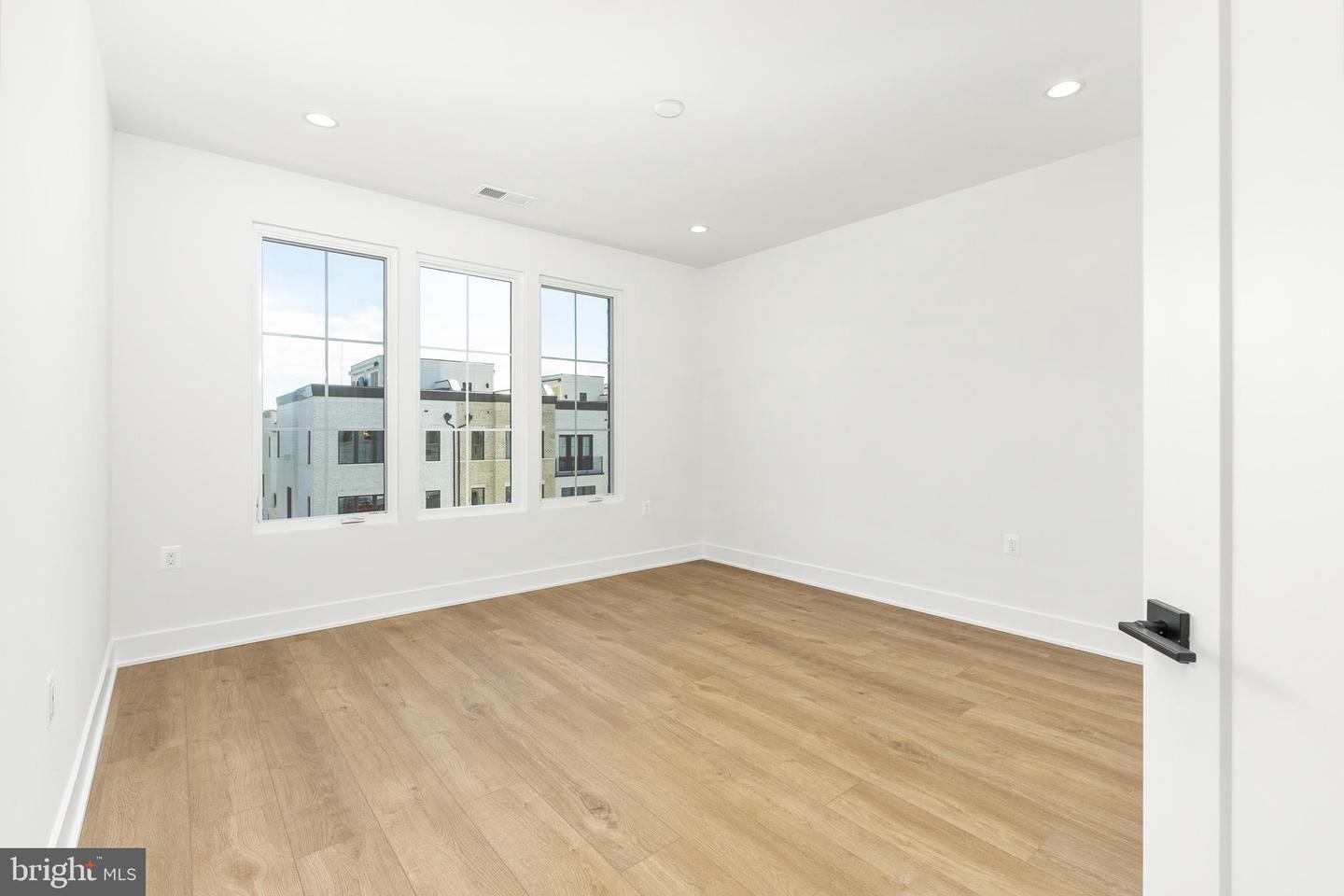 8605 Erdem Pl Property Photo 18