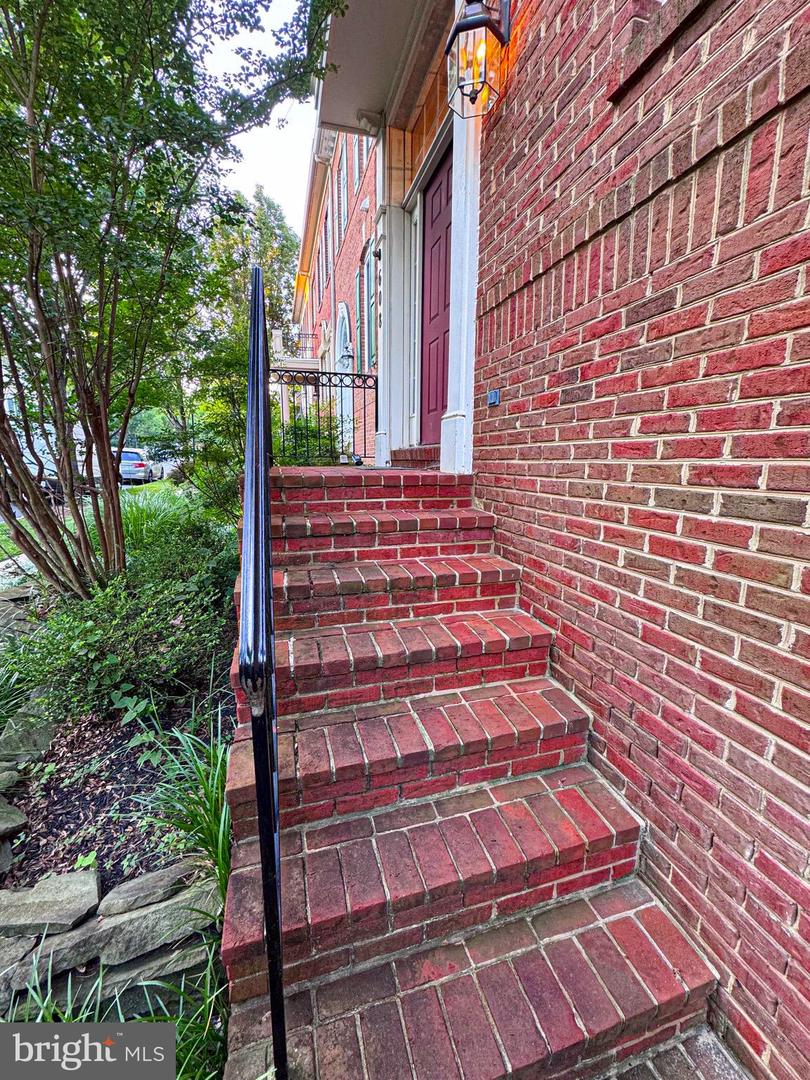 608 Pleasant Dr Property Photo 4