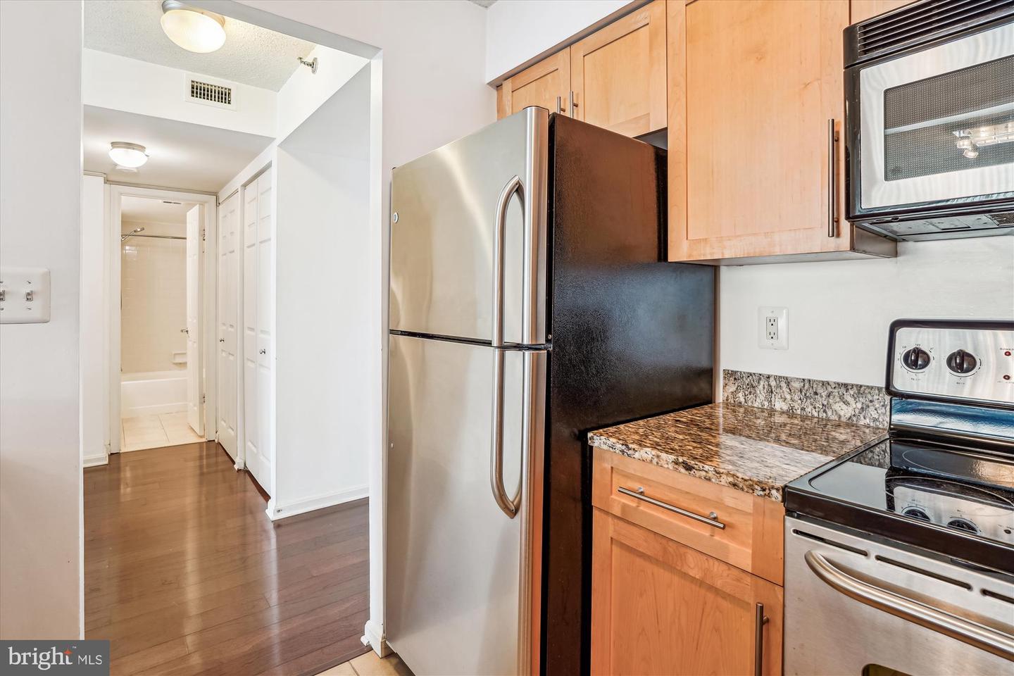 10101 Grosvenor Pl #407 Property Photo 5
