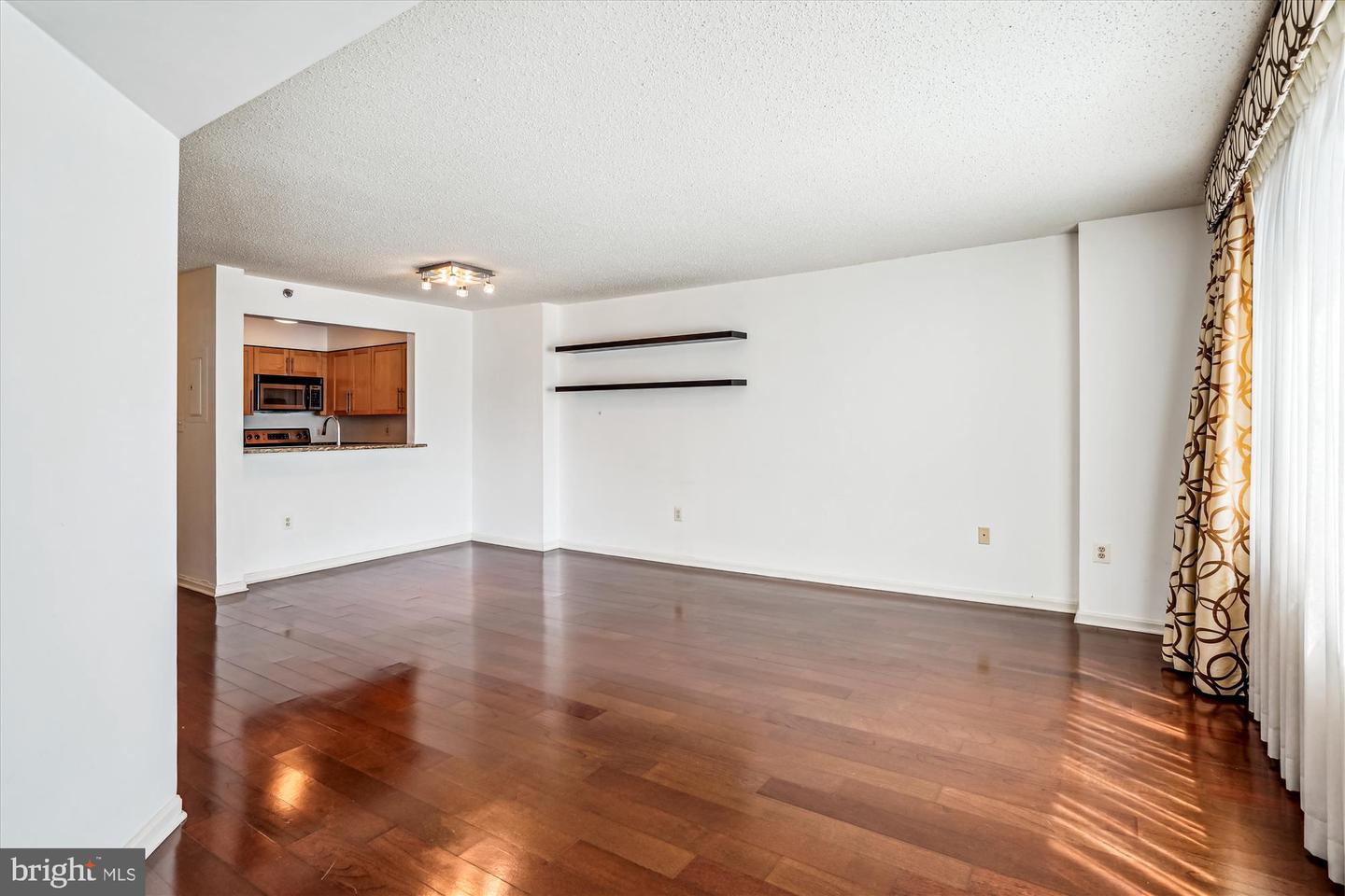 10101 Grosvenor Pl #407 Property Photo 10