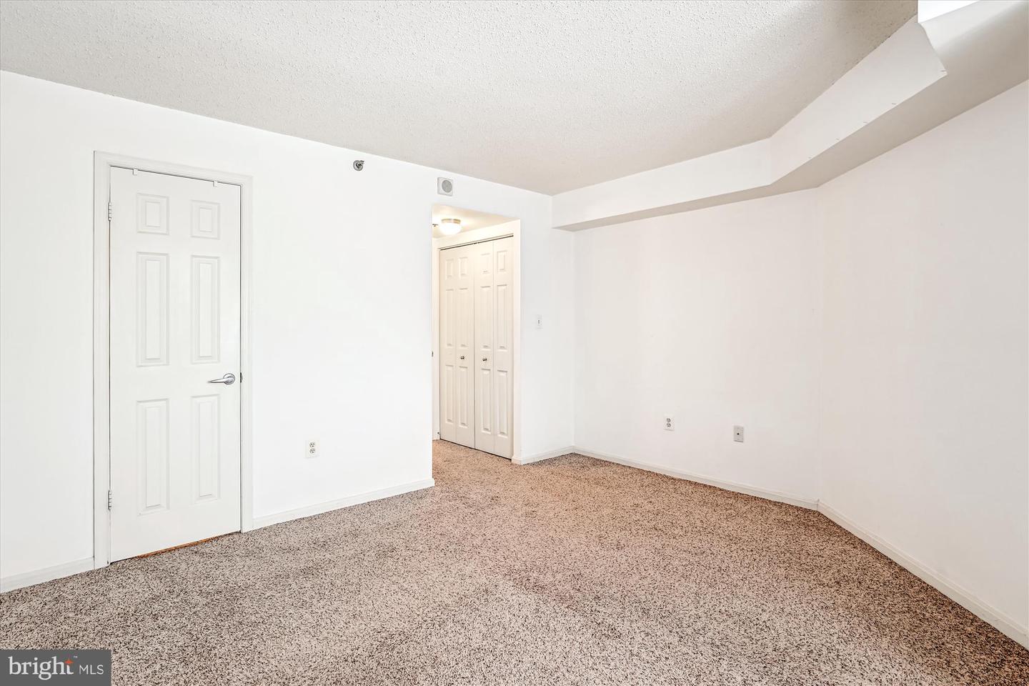 10101 Grosvenor Pl #407 Property Photo 24
