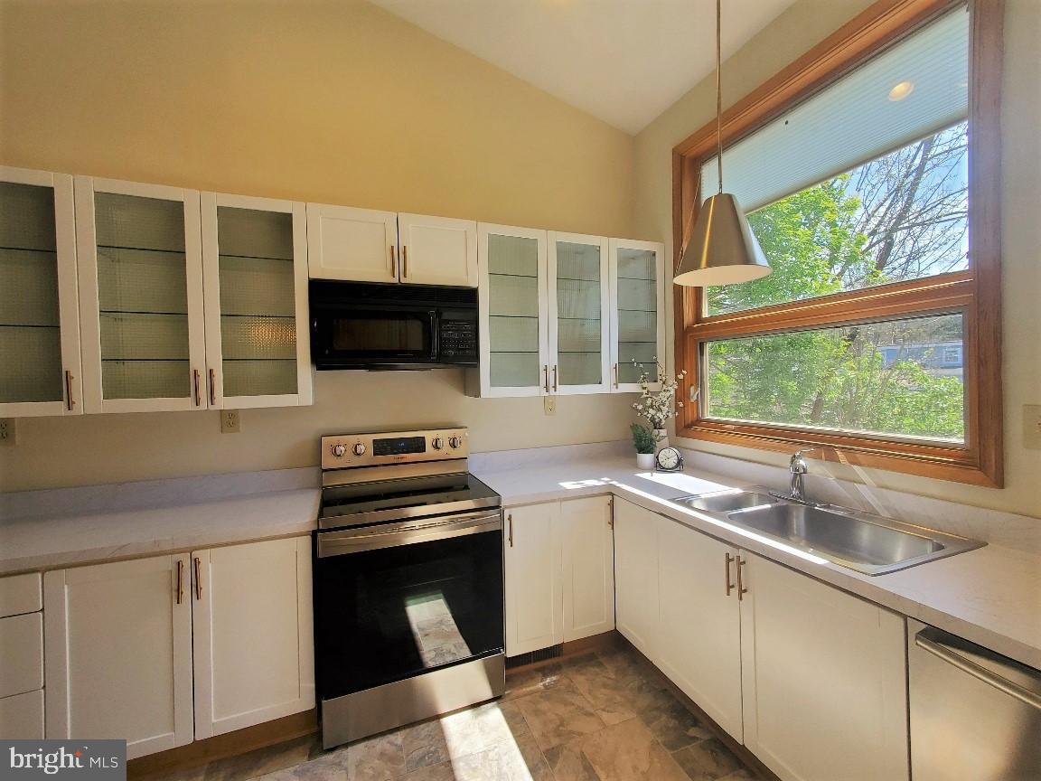 11717 King Tree St Property Photo 4