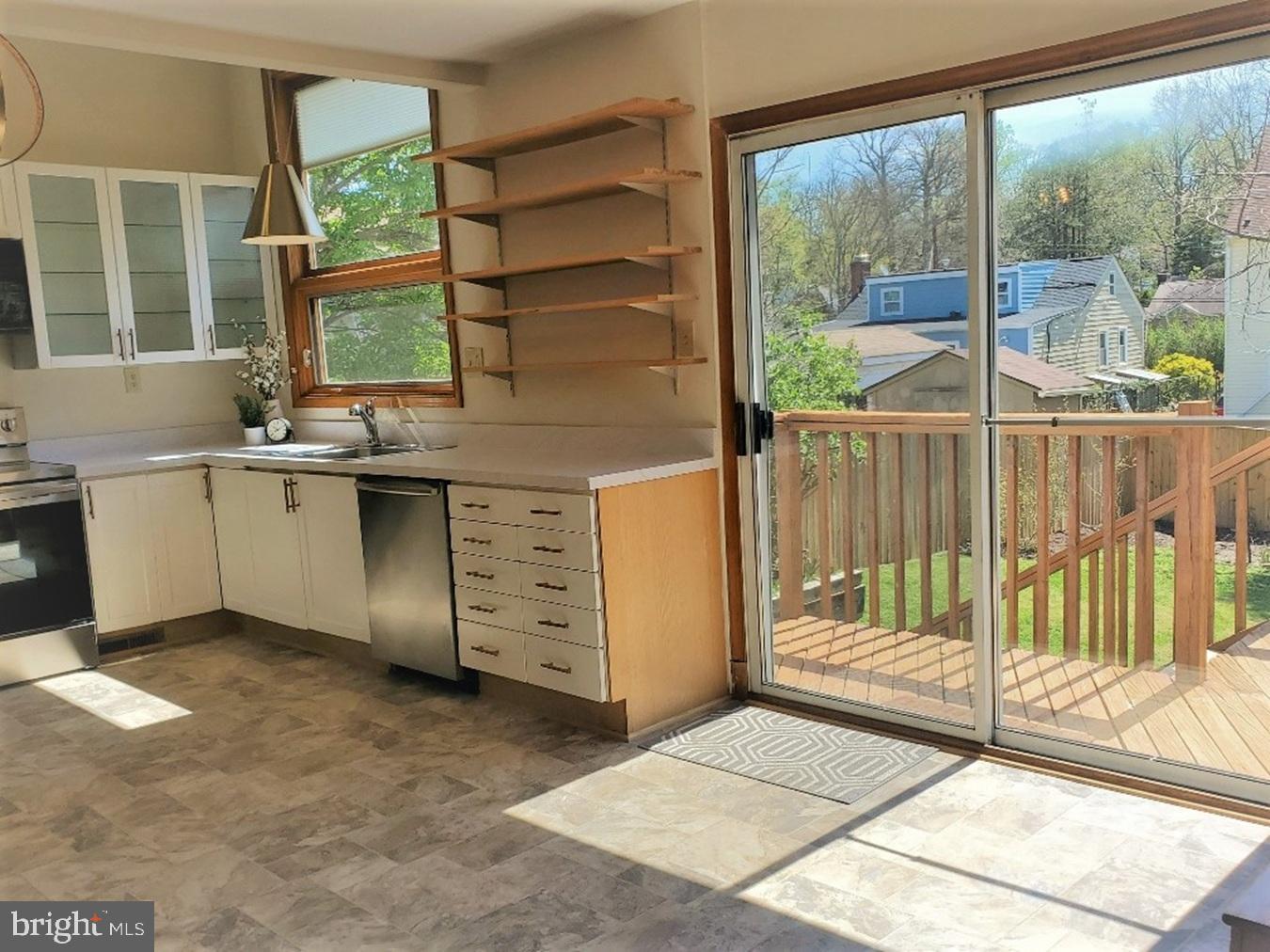 11717 King Tree St Property Photo 5