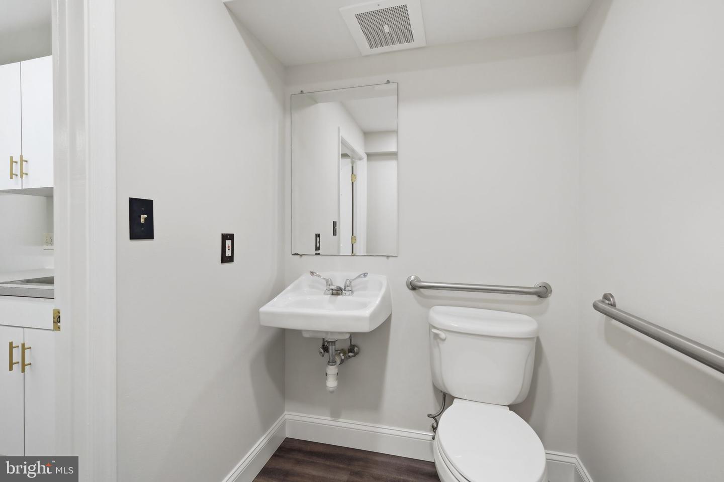 316 Main St Property Photo 28