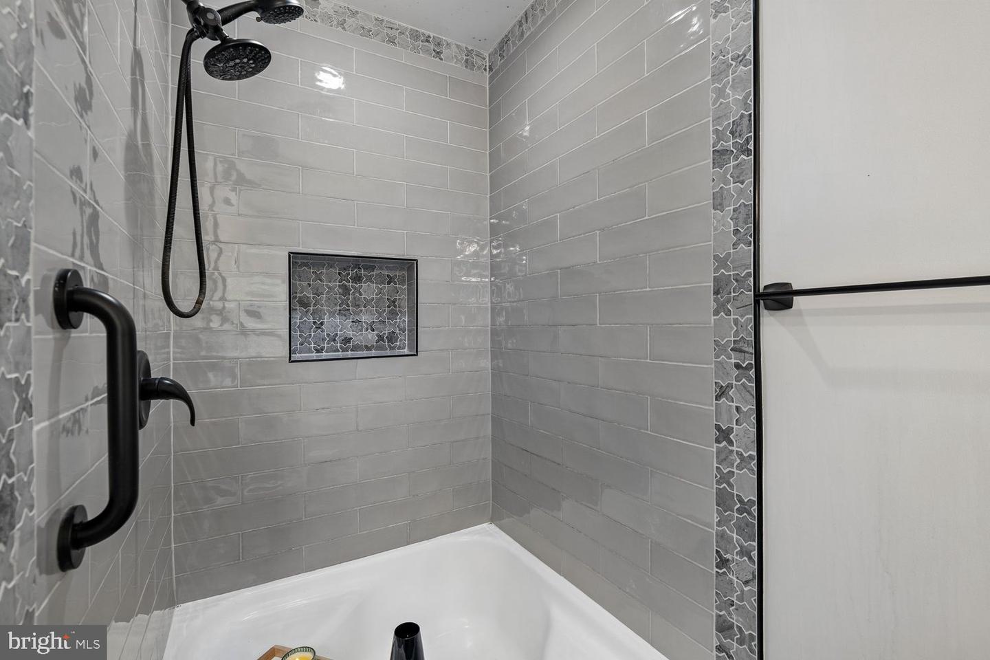 1018 Mcceney Ave Property Photo 58