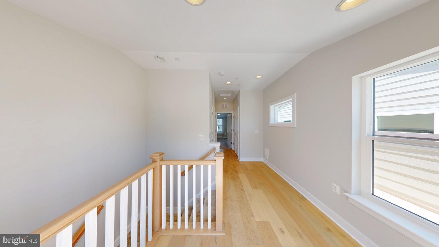 10324 Grosvenor Pl Property Photo 14
