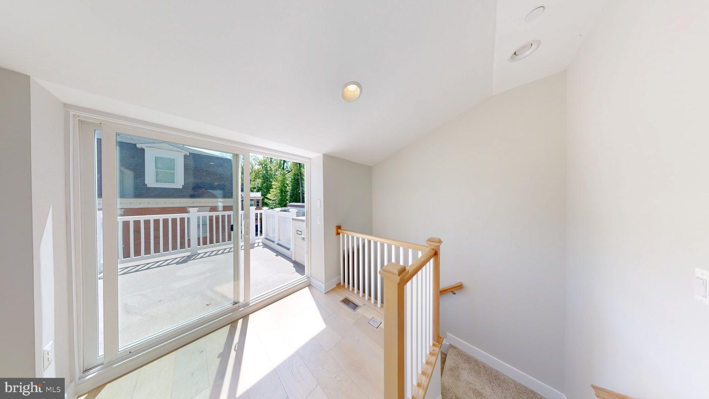 10324 Grosvenor Pl Property Photo 15
