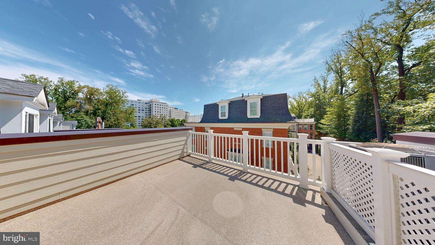 10324 Grosvenor Pl Property Photo 17