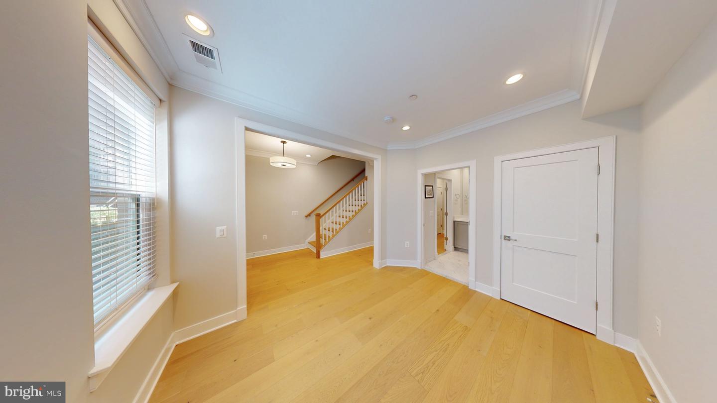 10324 Grosvenor Pl Property Photo 19