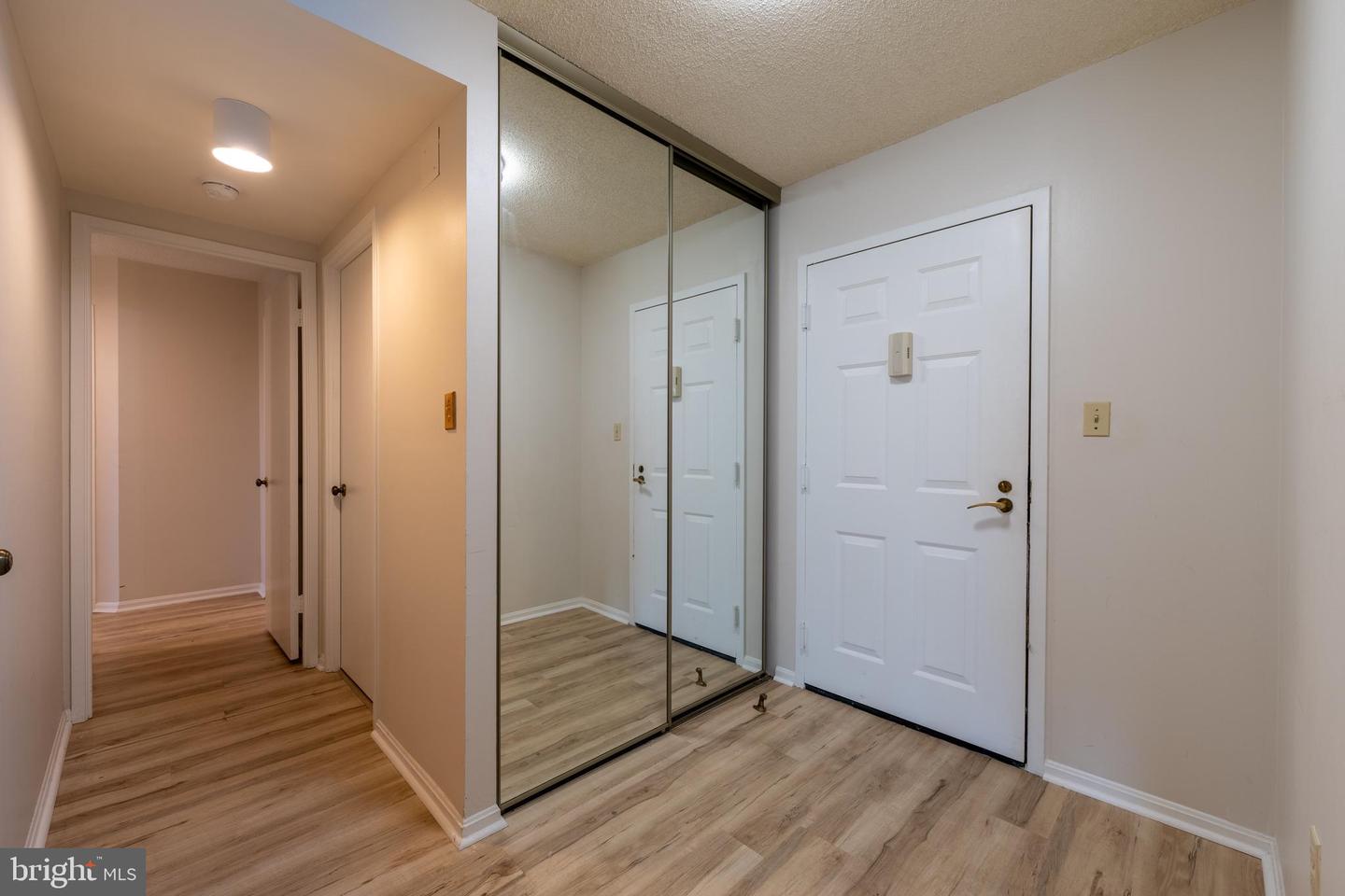 15101 Interlachen Dr #1-924 Property Photo 5