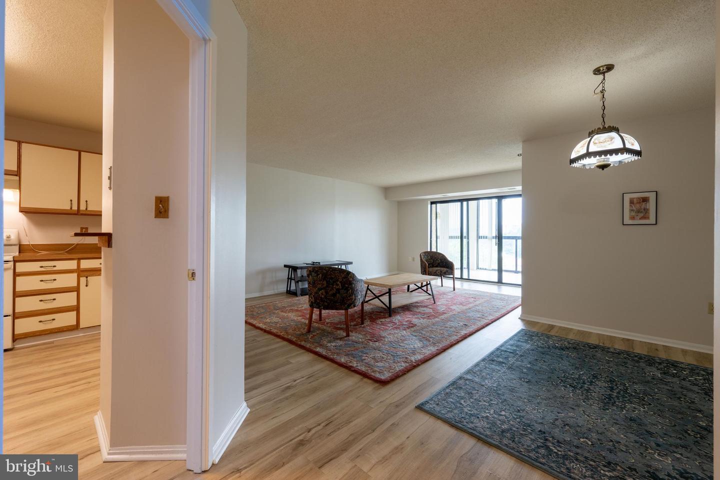 15101 Interlachen Dr #1-924 Property Photo 6
