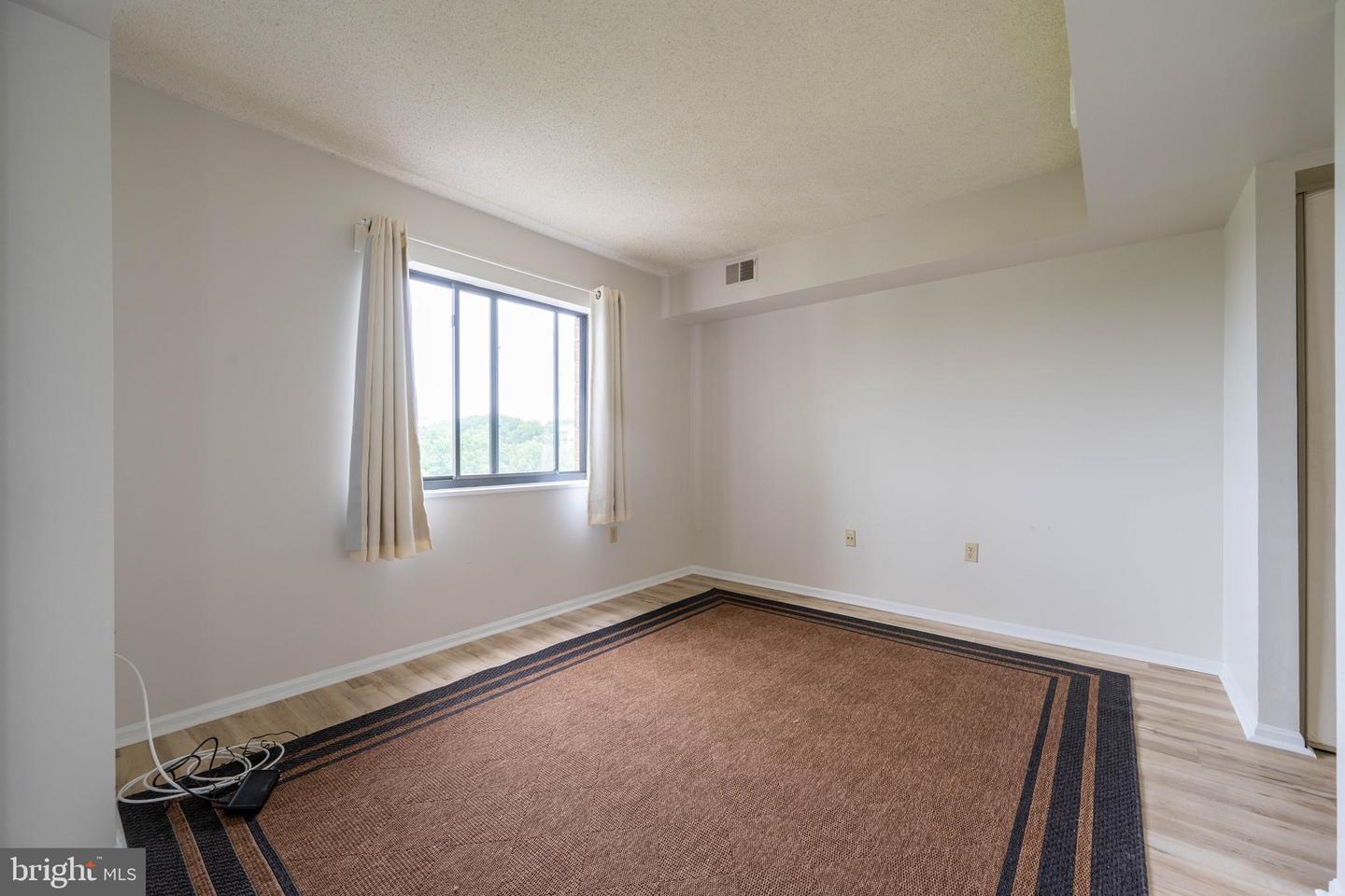 15101 Interlachen Dr #1-924 Property Photo 15