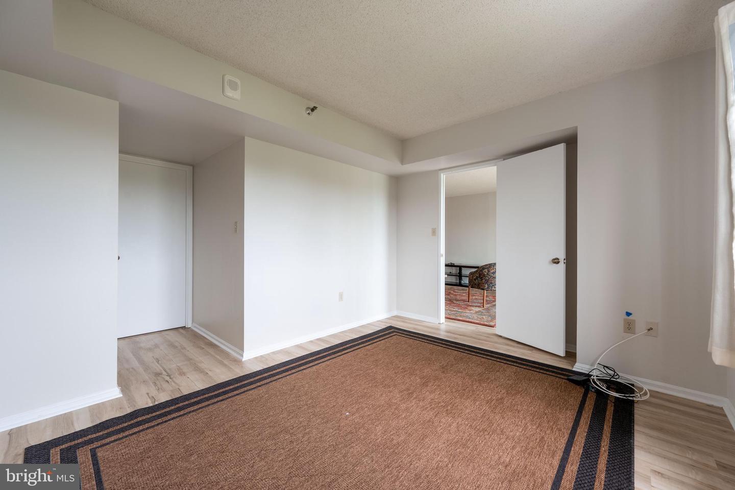 15101 Interlachen Dr #1-924 Property Photo 16