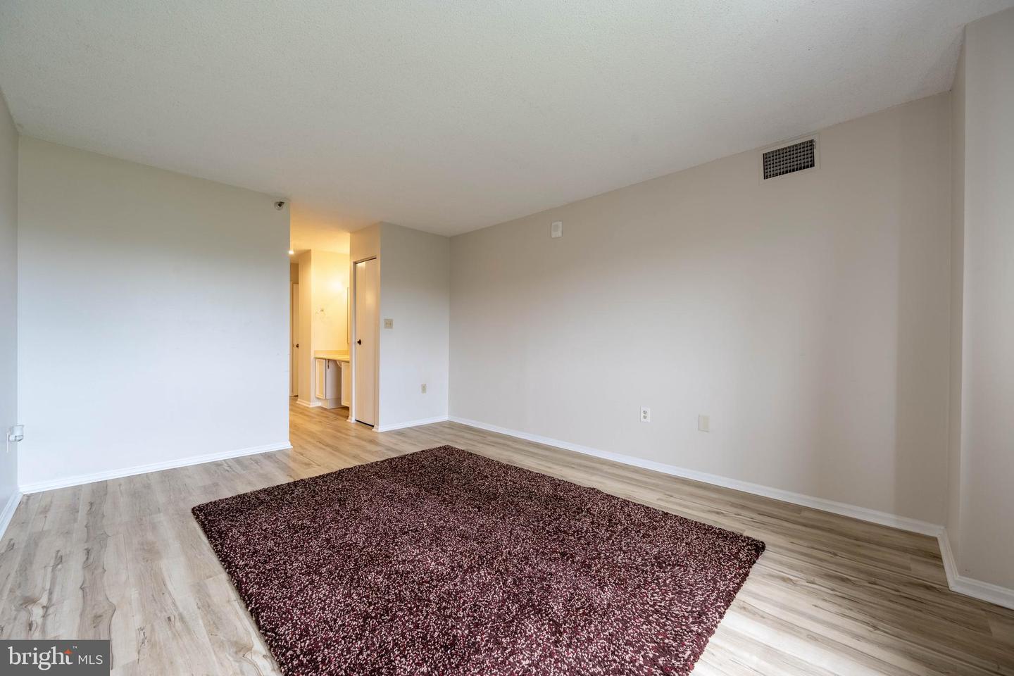 15101 Interlachen Dr #1-924 Property Photo 18