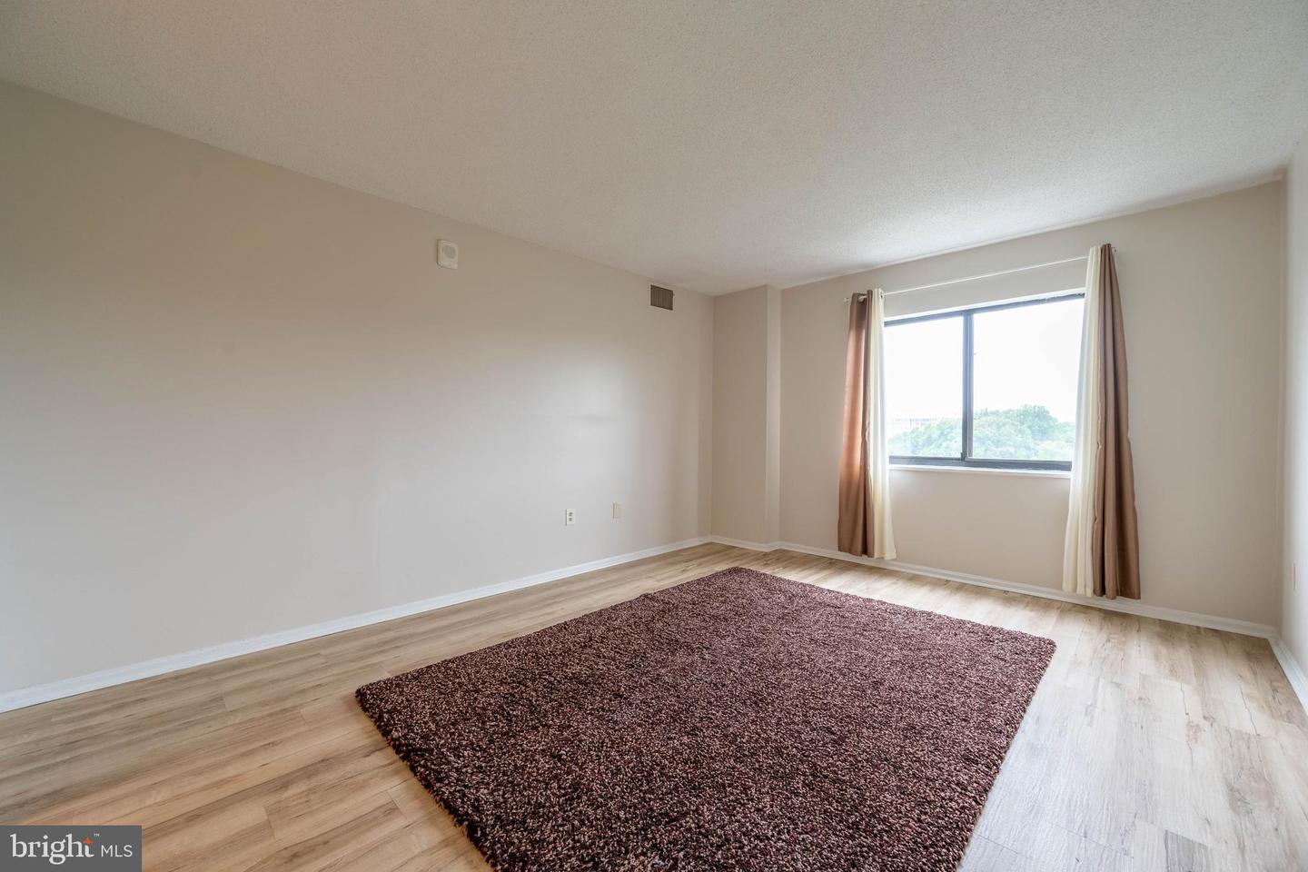 15101 Interlachen Dr #1-924 Property Photo 19