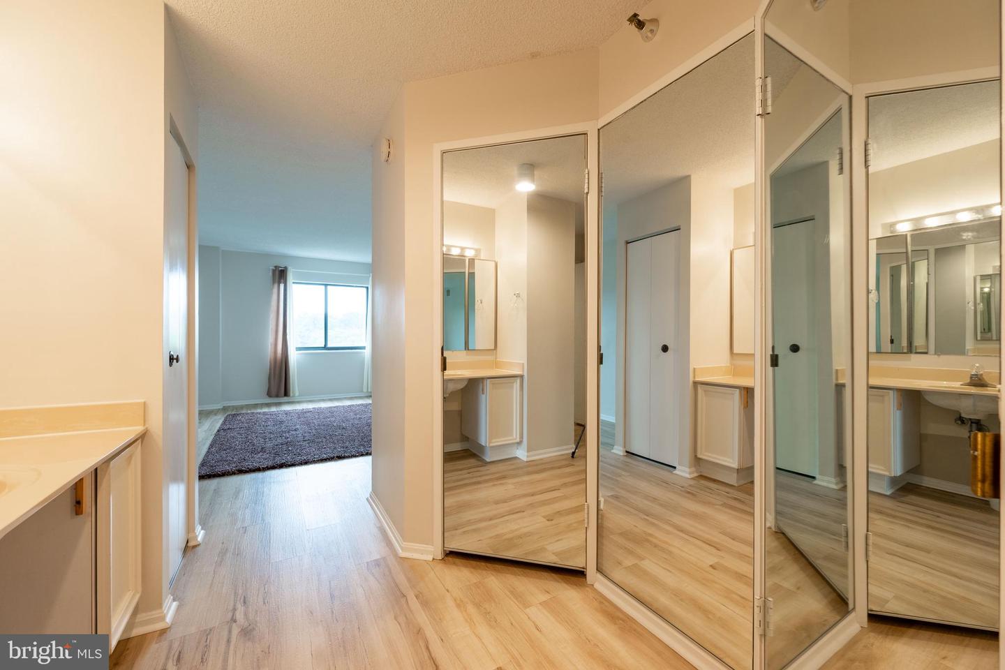 15101 Interlachen Dr #1-924 Property Photo 21