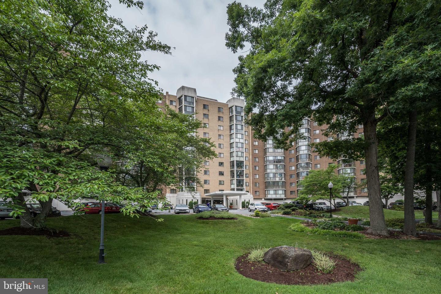 15101 Interlachen Dr #1-924 Property Photo 24
