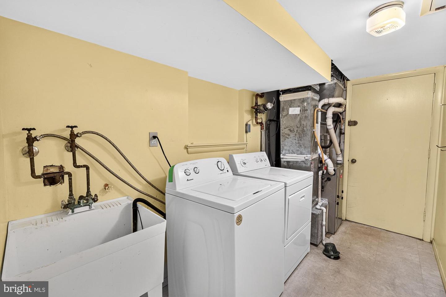 19613 Bodmer Ave Property Photo 33