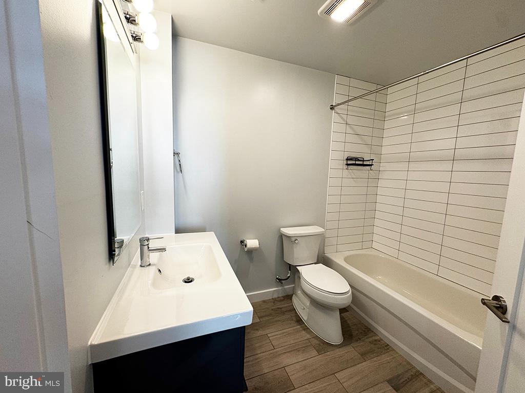 700 Roeder Rd #103 Property Photo 14