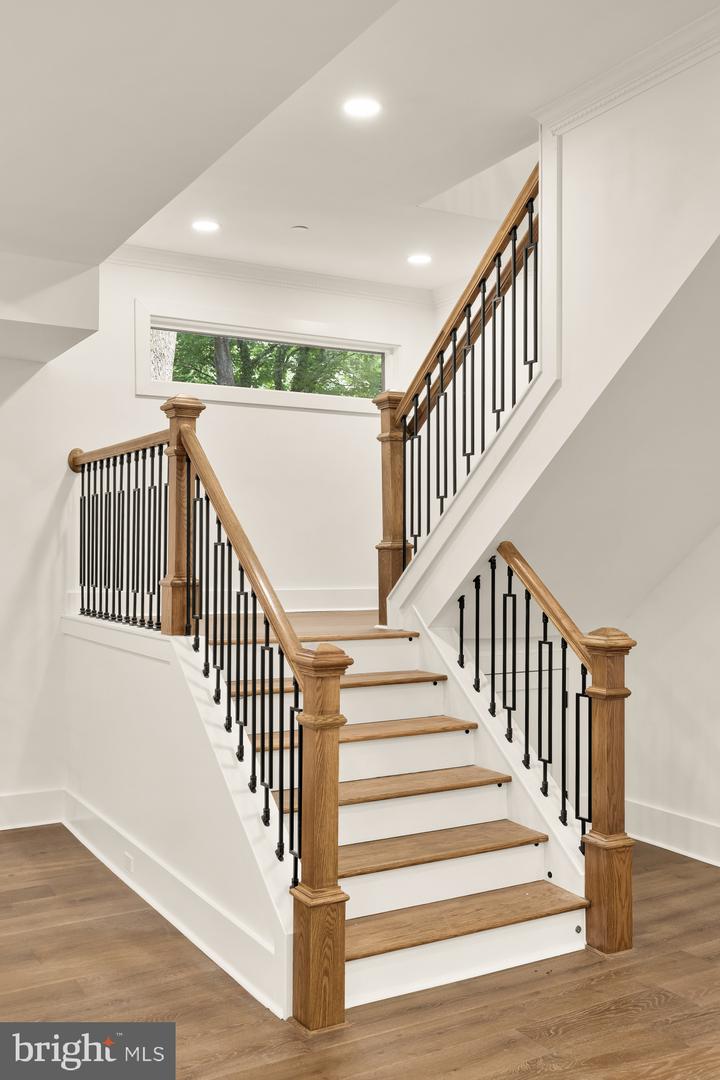 811 Sligo Creek Pkwy Property Photo 38