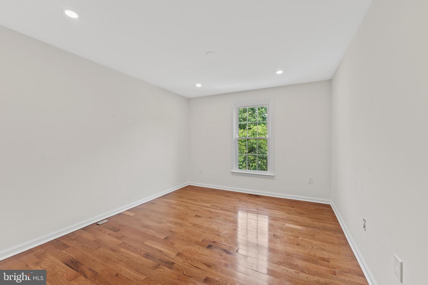 671 Concerto Ln Property Photo 30