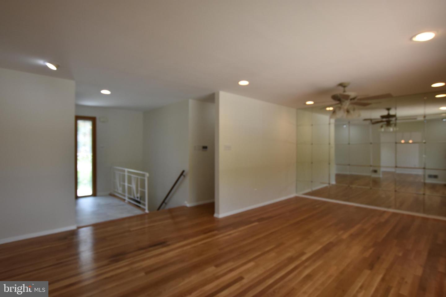 4015 Heathfield Rd Property Photo 3