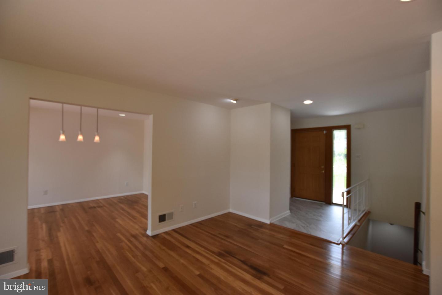 4015 Heathfield Rd Property Photo 4