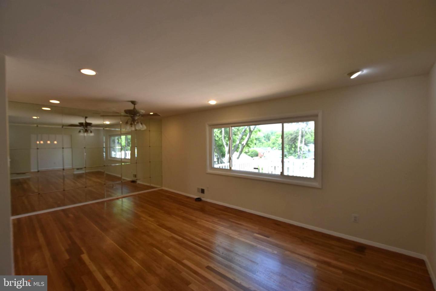 4015 Heathfield Rd Property Photo 5