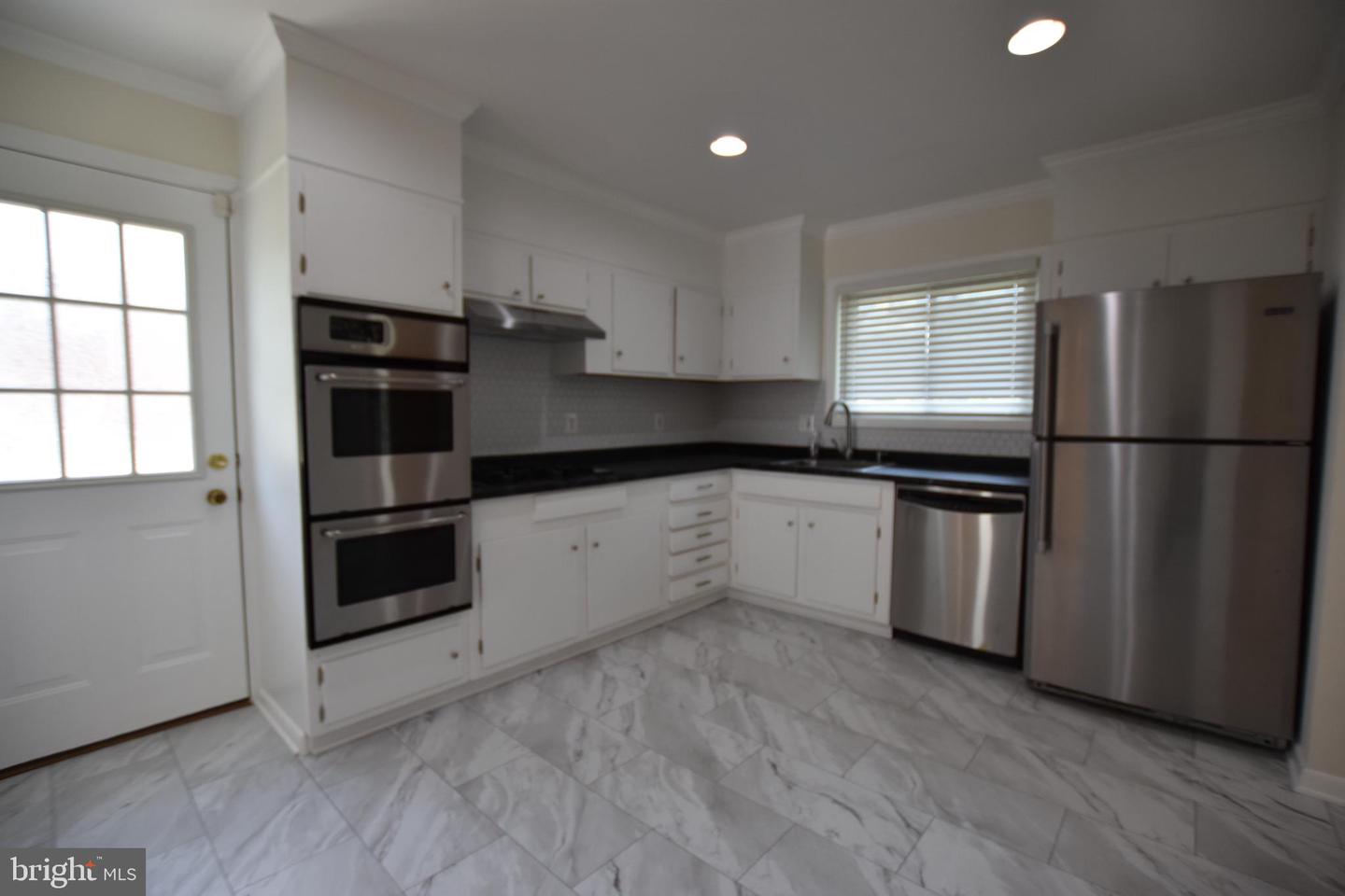 4015 Heathfield Rd Property Photo 6