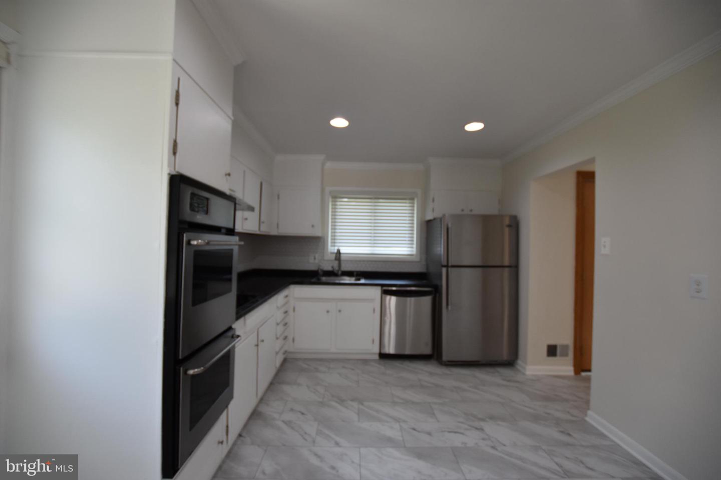 4015 Heathfield Rd Property Photo 7