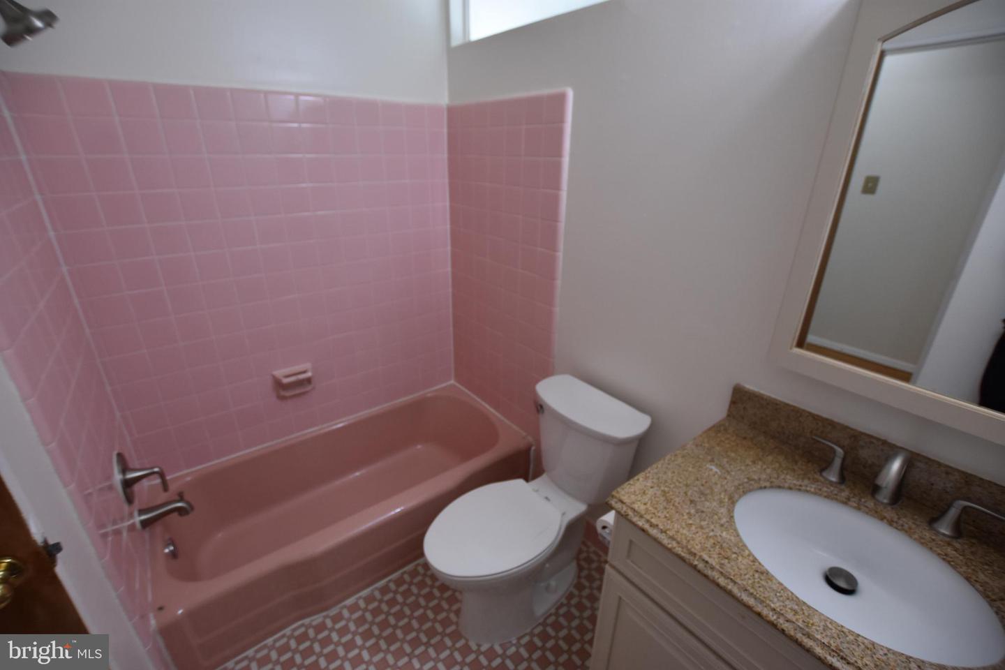 4015 Heathfield Rd Property Photo 12