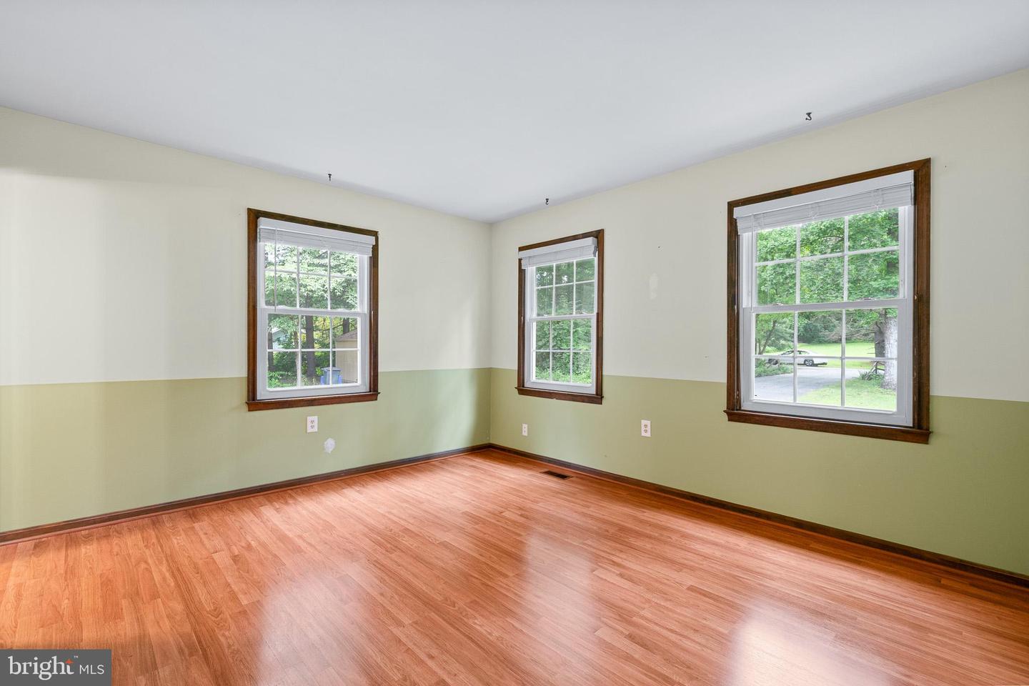 17613 Kirk Ln Property Photo 11