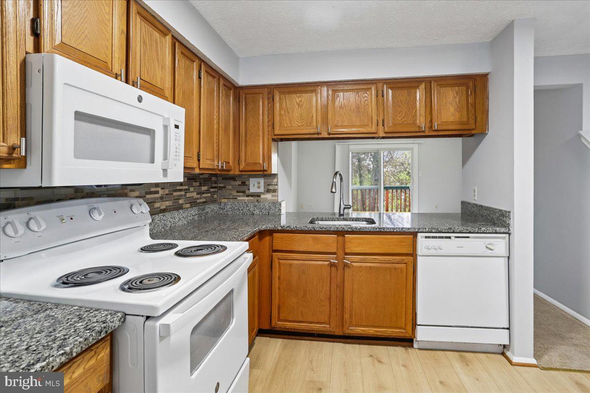 2839 Shepperton Ter Property Photo 7