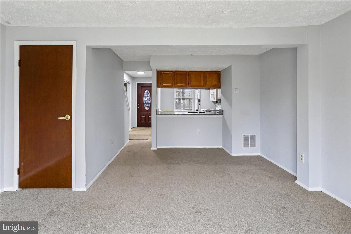 2839 Shepperton Ter Property Photo 8