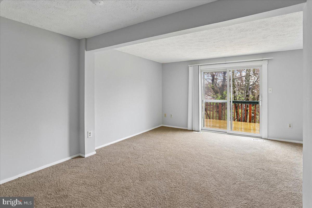 2839 Shepperton Ter Property Photo 9