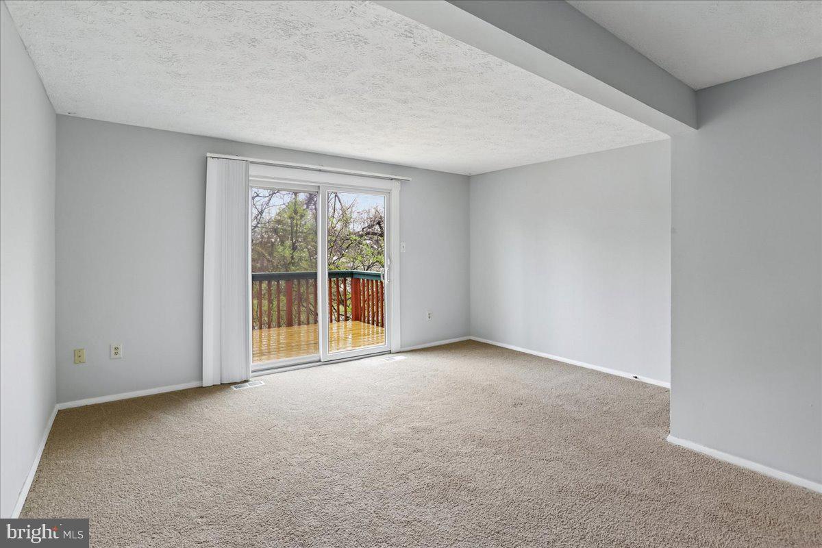 2839 Shepperton Ter Property Photo 10