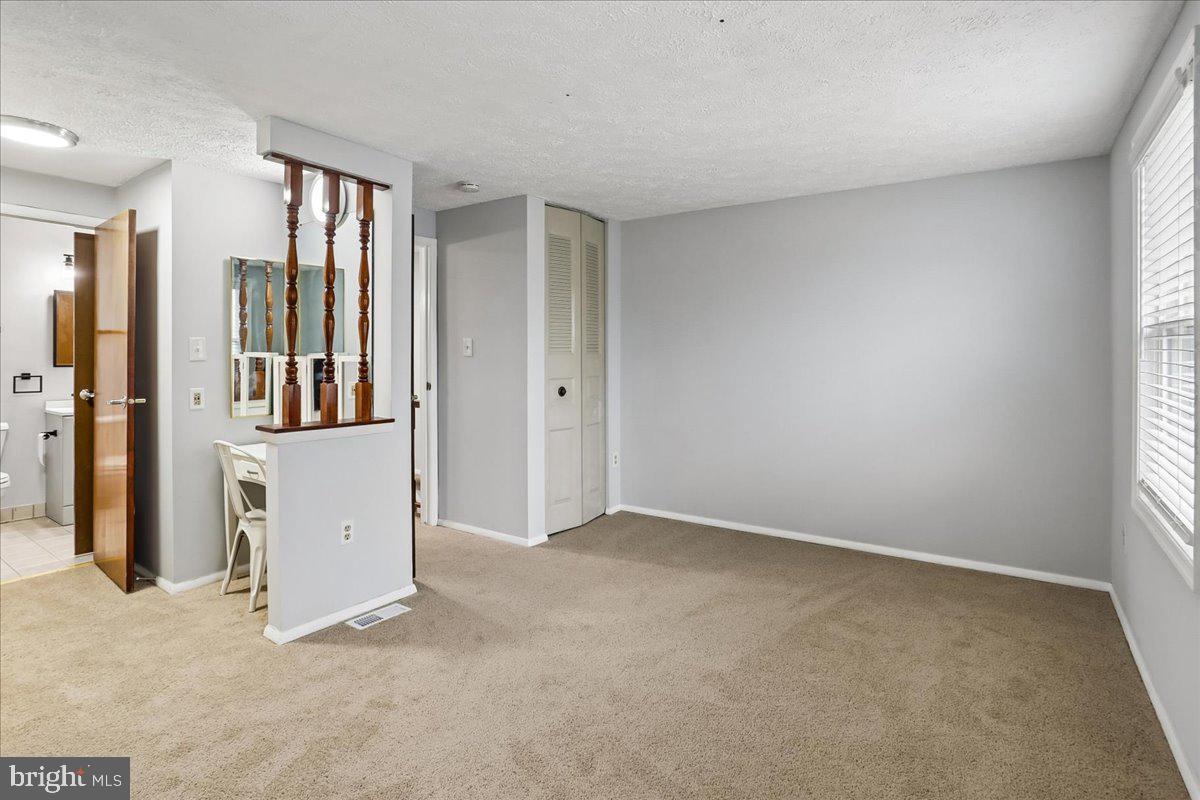 2839 Shepperton Ter Property Photo 13