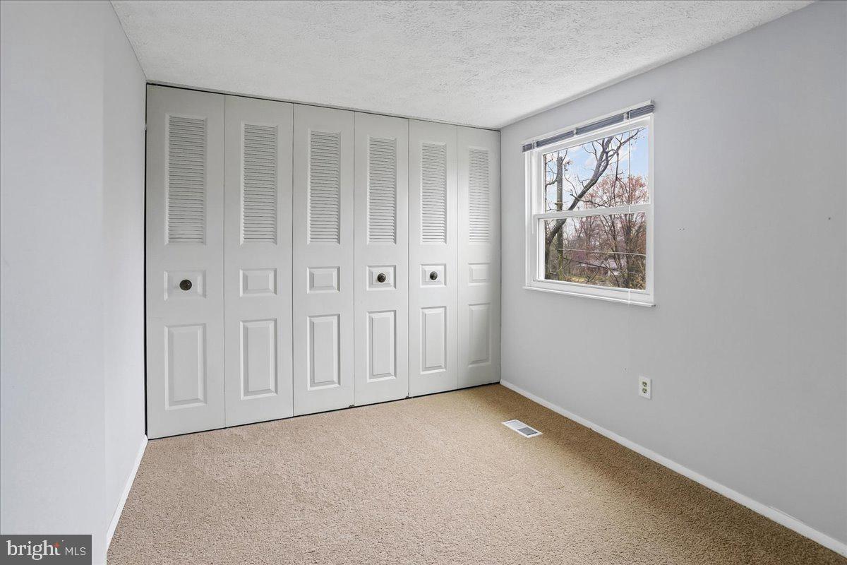 2839 Shepperton Ter Property Photo 16