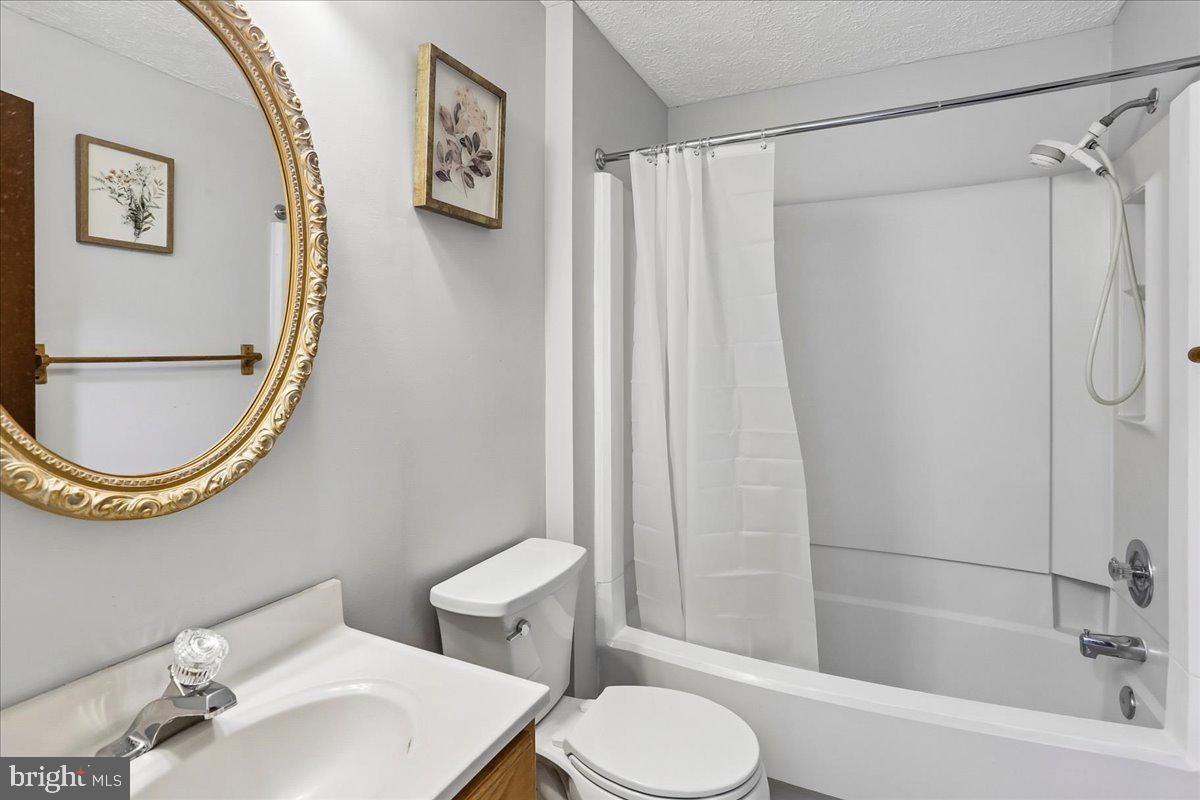 2839 Shepperton Ter Property Photo 18
