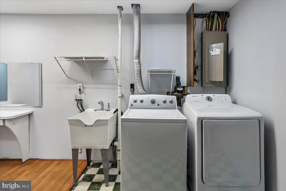 2839 Shepperton Ter Property Photo 21