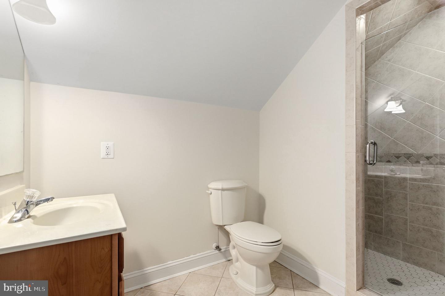 203 1st St Property Photo 33