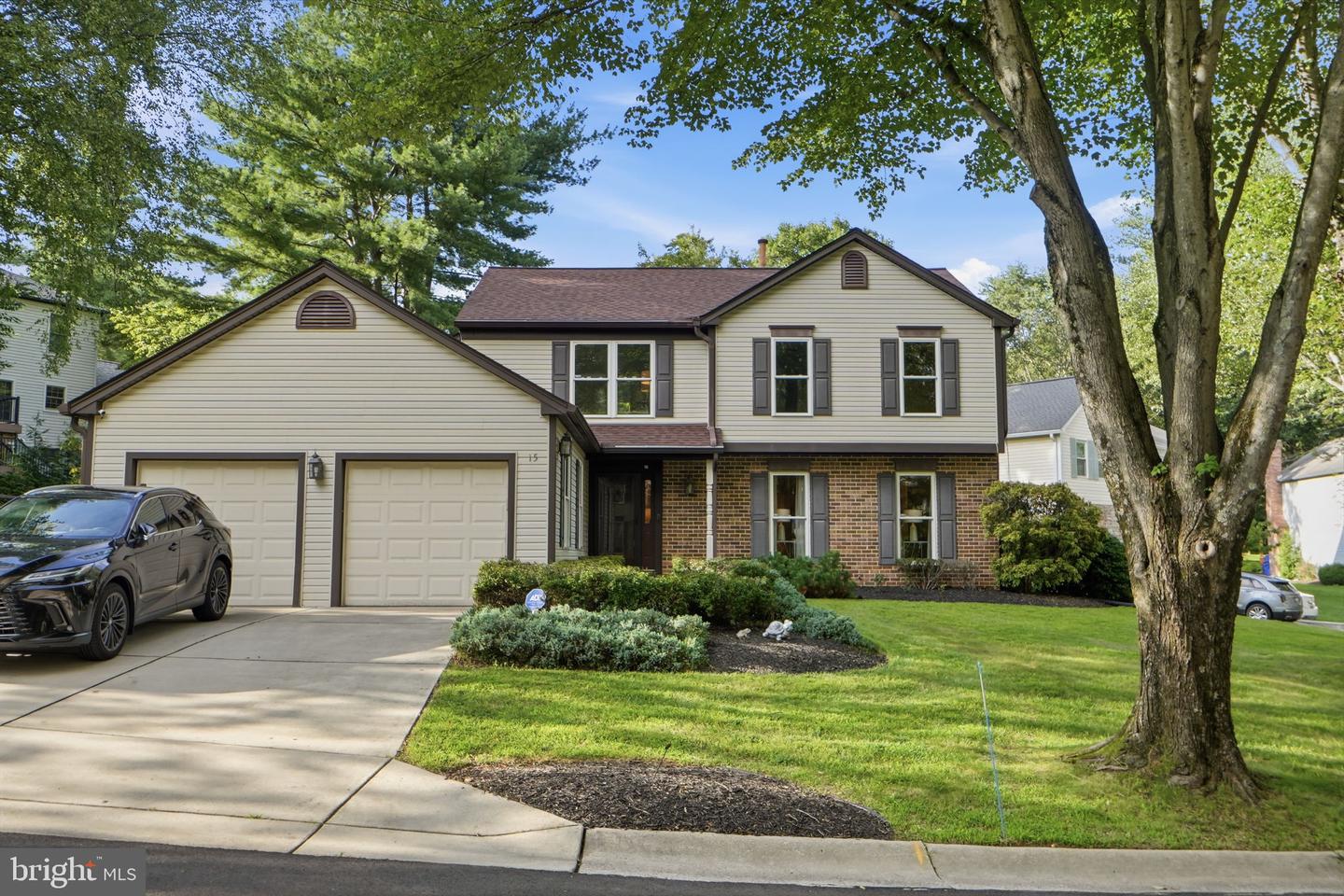 15 Middlebridge Ct Property Photo 2