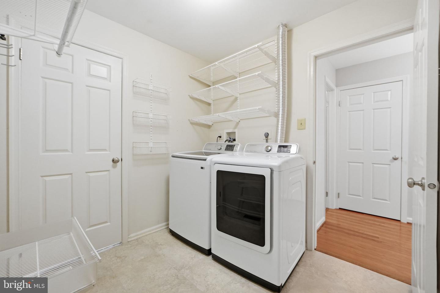 15 Middlebridge Ct Property Photo 39
