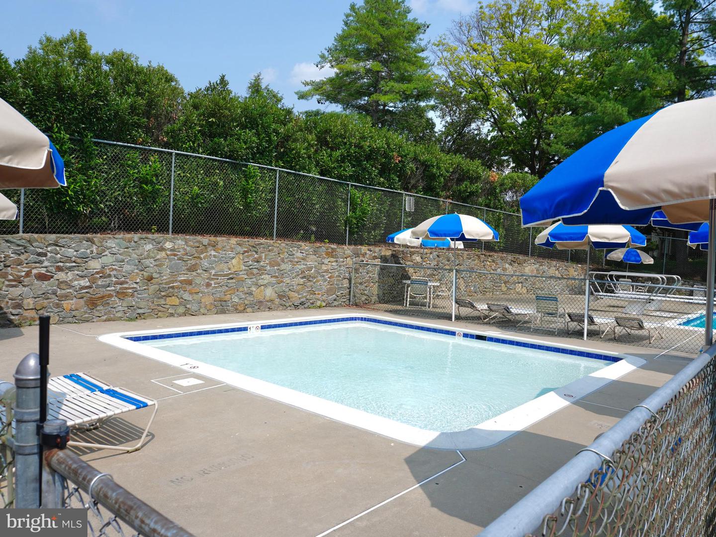 15 Middlebridge Ct Property Photo 48