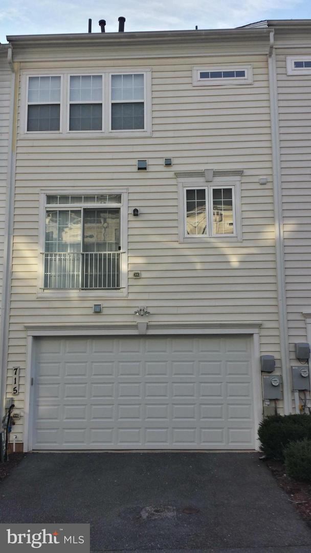 715 Hidden Marsh St Property Photo 19
