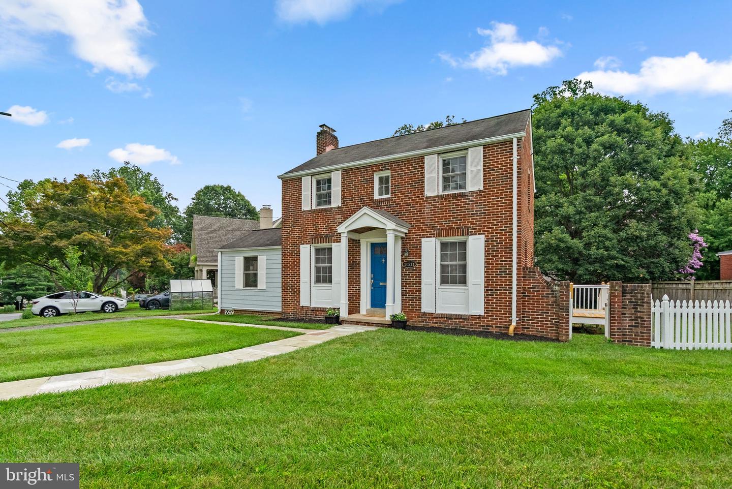 10511 Lorain Ave Property Photo 4