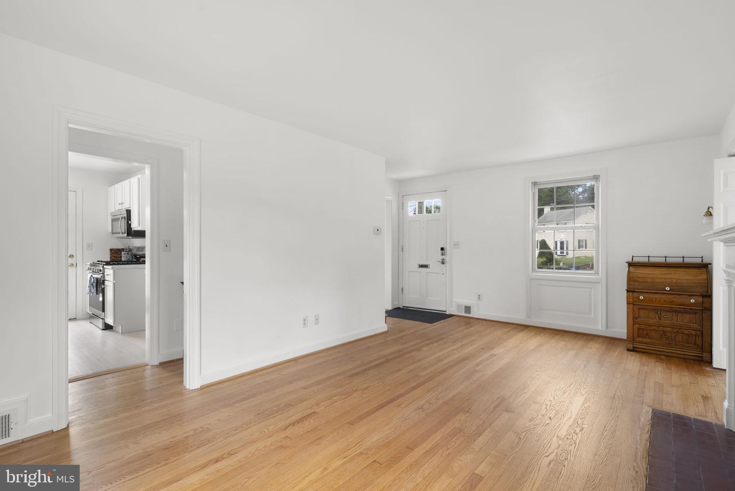 10511 Lorain Ave Property Photo 7