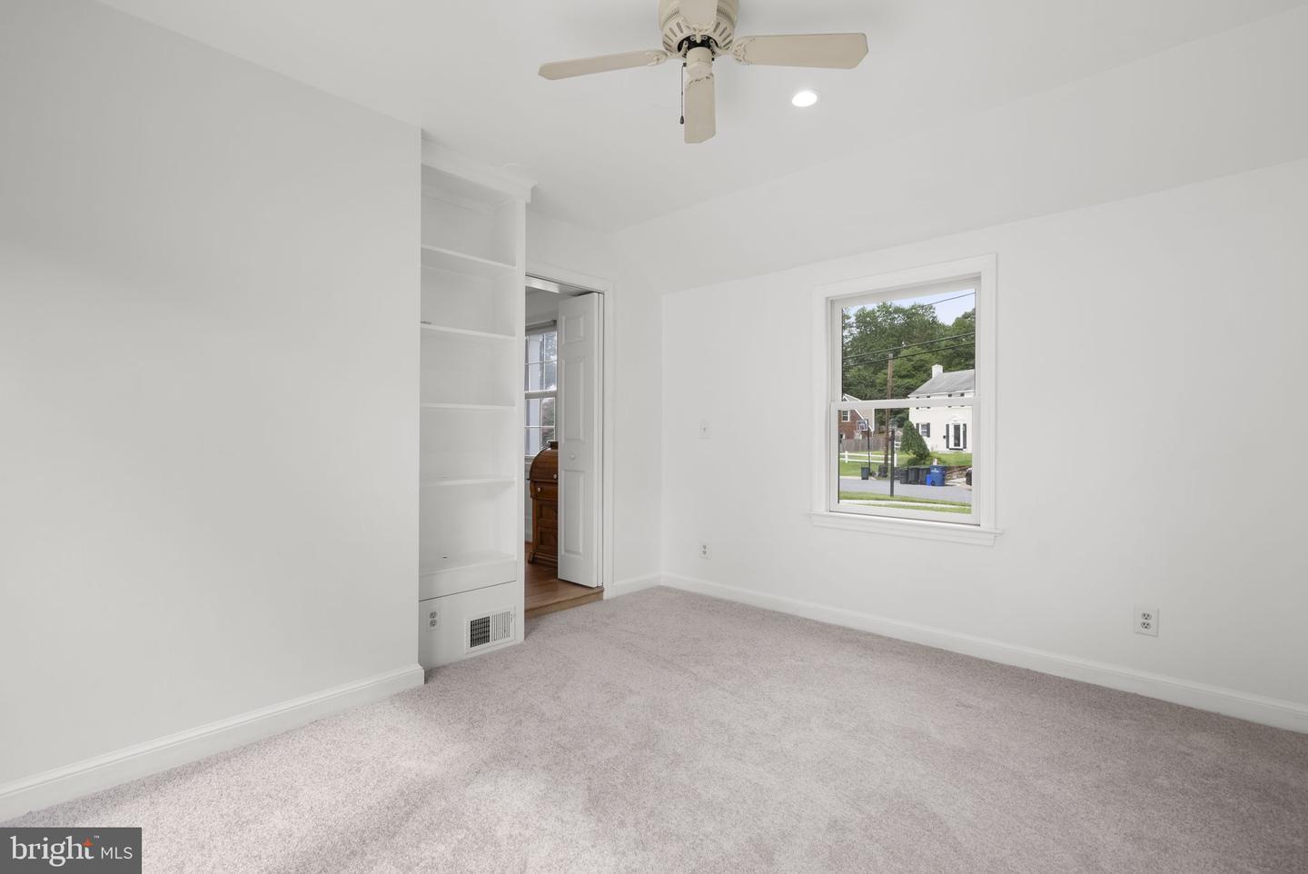 10511 Lorain Ave Property Photo 11