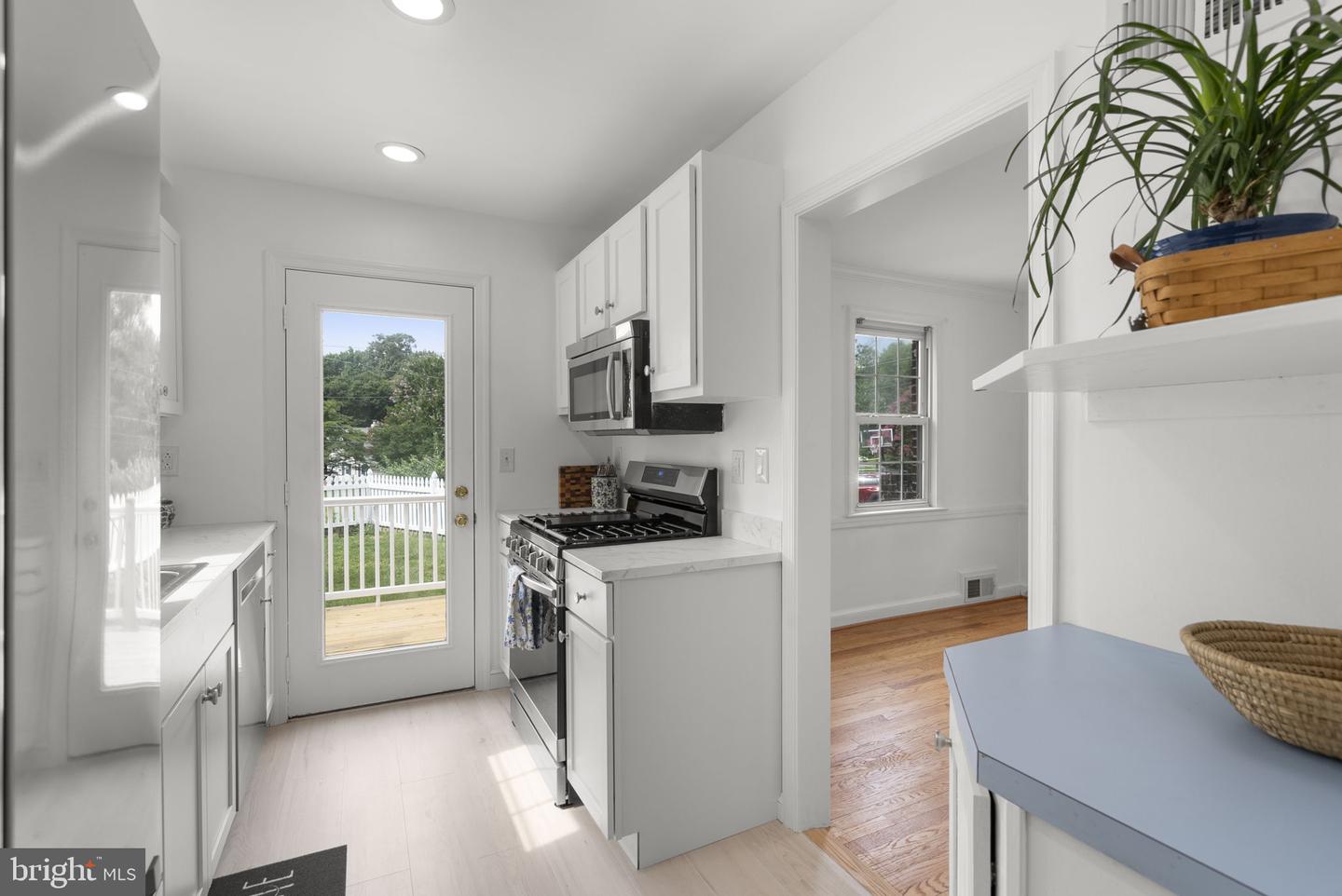 10511 Lorain Ave Property Photo 19